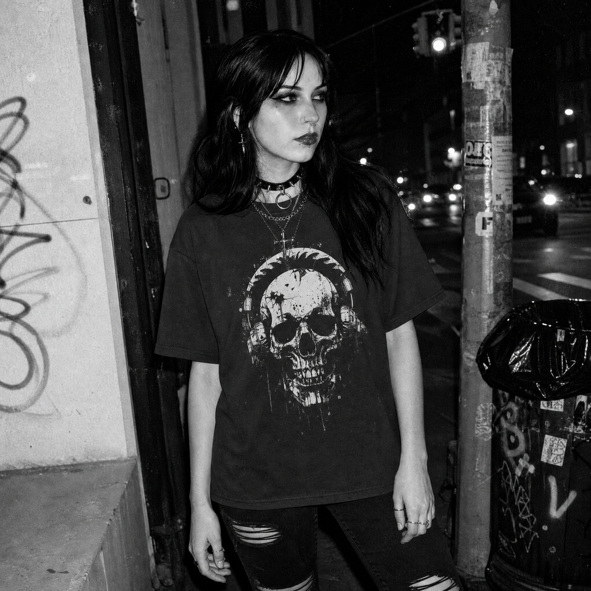 Dead Beats - Skull With Headphones T-Shirt