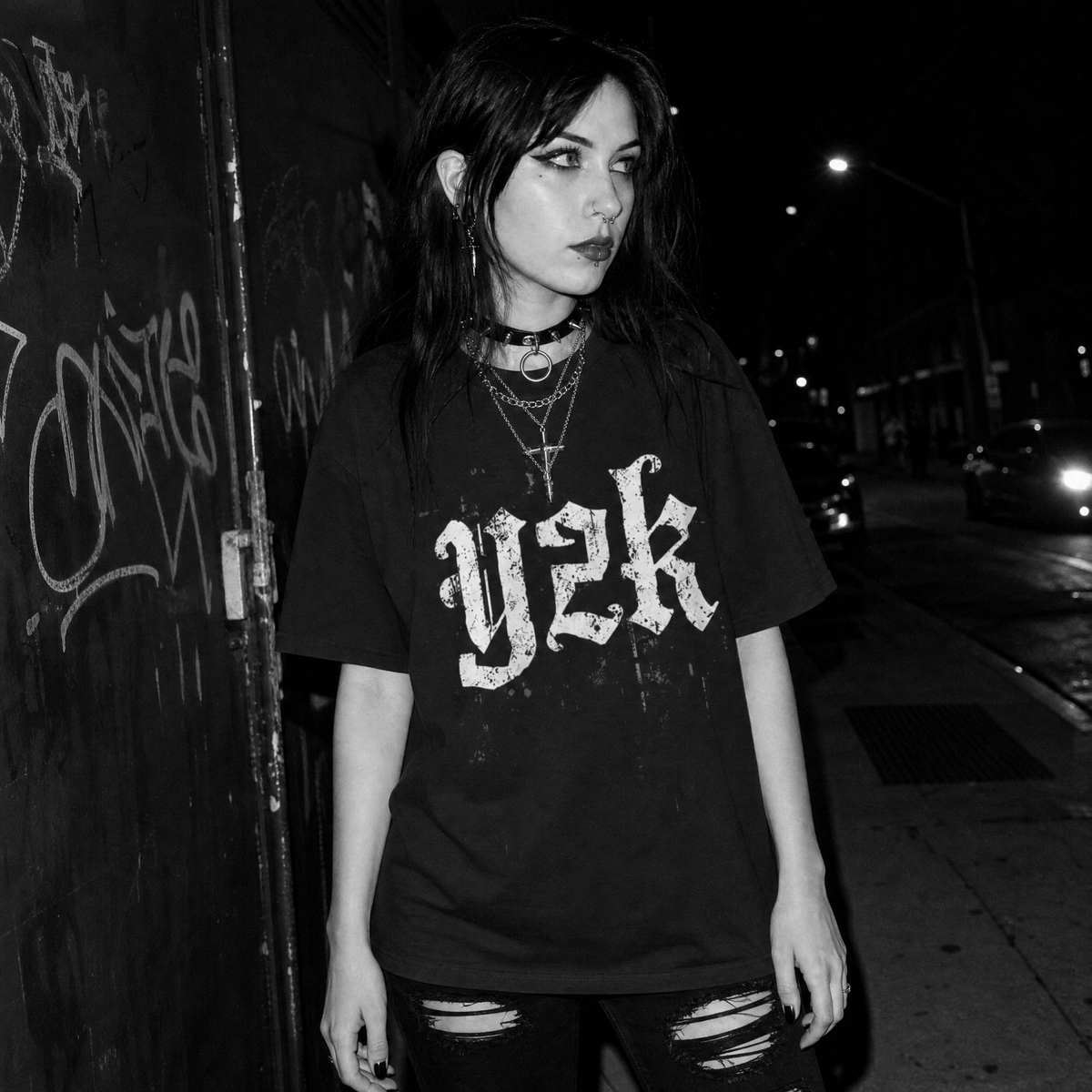 Y2K Gothic Grunge T-Shirt – Distressed Old English Design